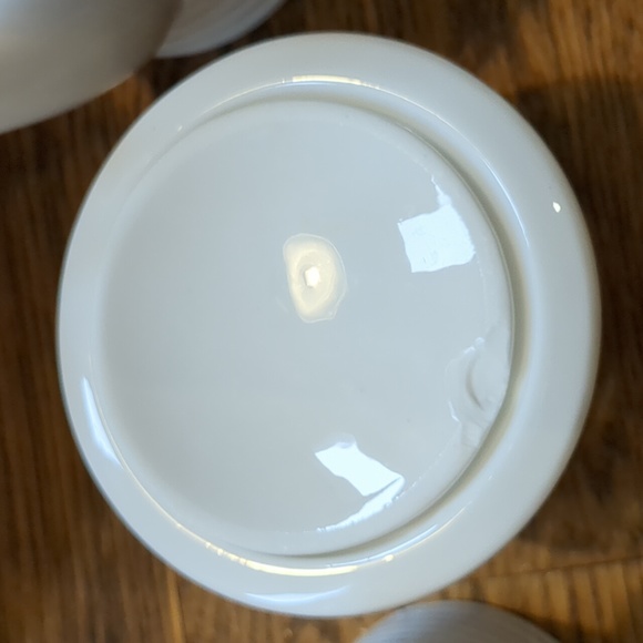 Maxwell Williams Tea Set - Picture 5 of 6